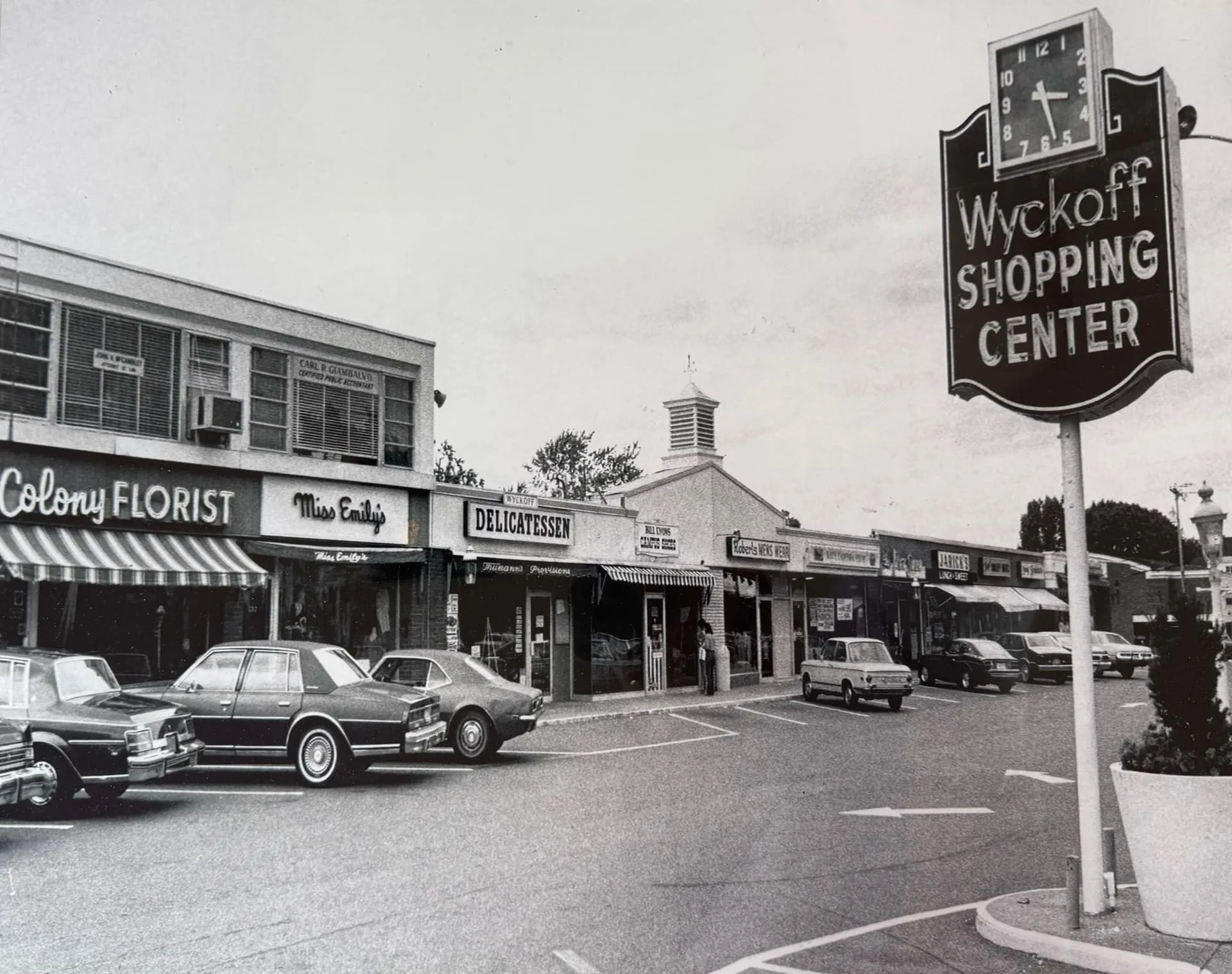 A vintage photo of the Wyckoff shopping center